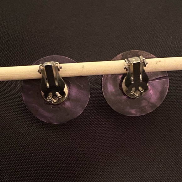 Vintage Clip On Earrings Purple Pearl - Picture 3 of 5
